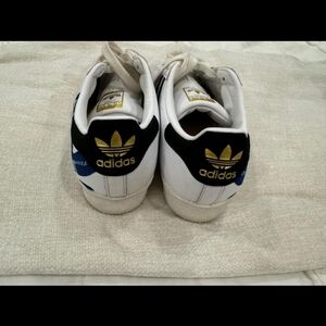 Adidas Sneakers